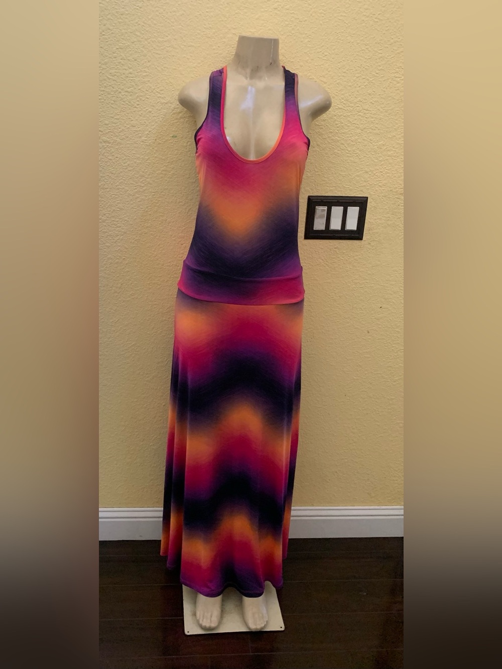 Veronica M Size Medium Orange, Purple, Magenta Sleeveless Gradient Maxi Dress